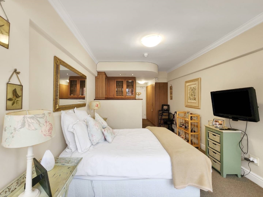 0 Bedroom Property for Sale in Sea Point Western Cape
